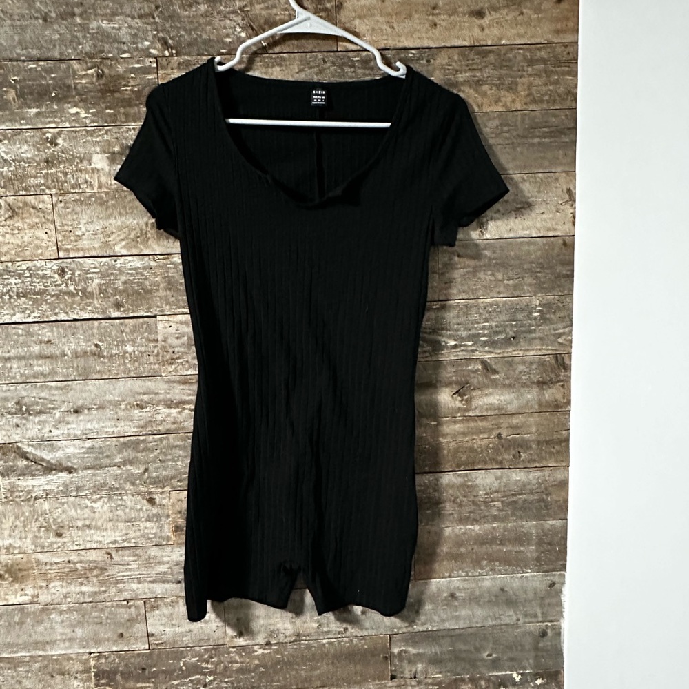 Black Short Sleeve Women's Jumpsuit - M